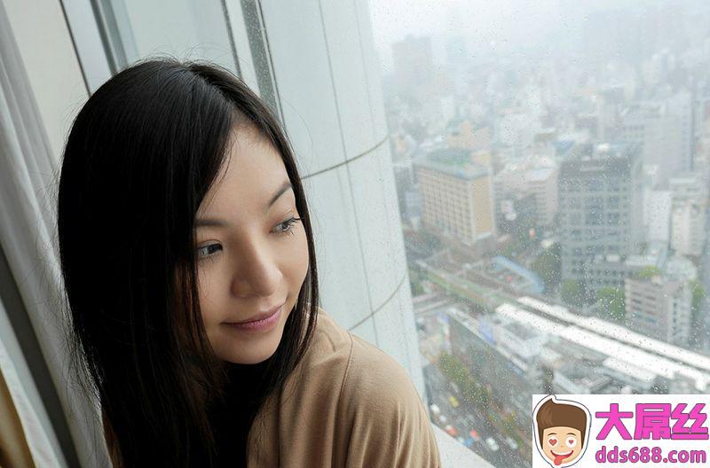 藤崎エリナ股を开いて淫美に喘ぐ…セックス画像