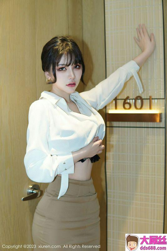 XiuRen秀人网 Vol.6111 桃桃子_ 完整版无水印写真