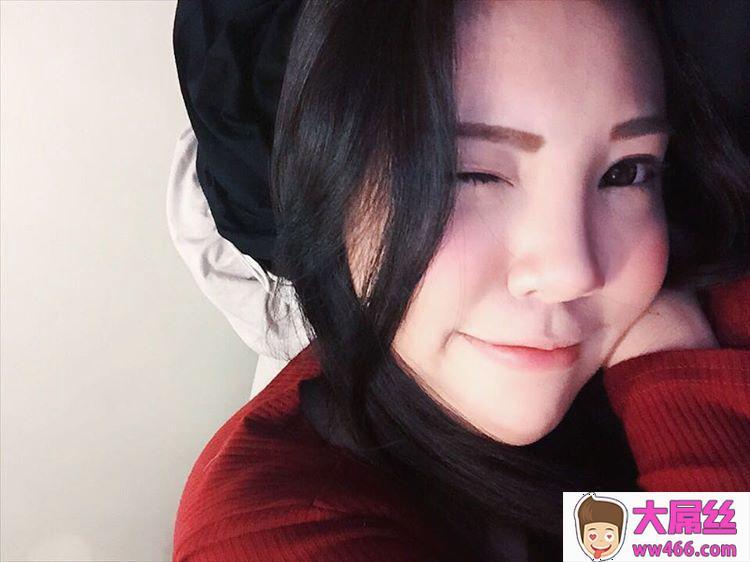 要人如何抗拒这种眼神这种颜值的美人Yu