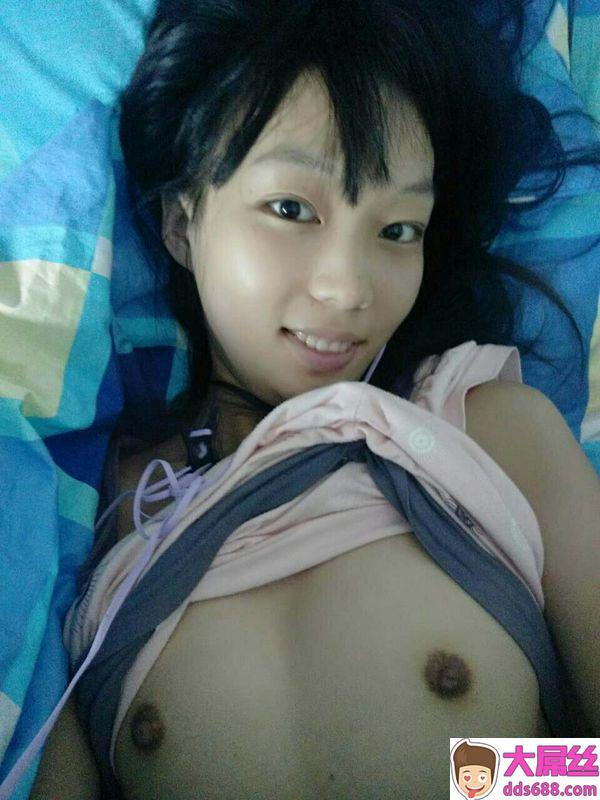 还是上学好，给大家看看上学谈的女友