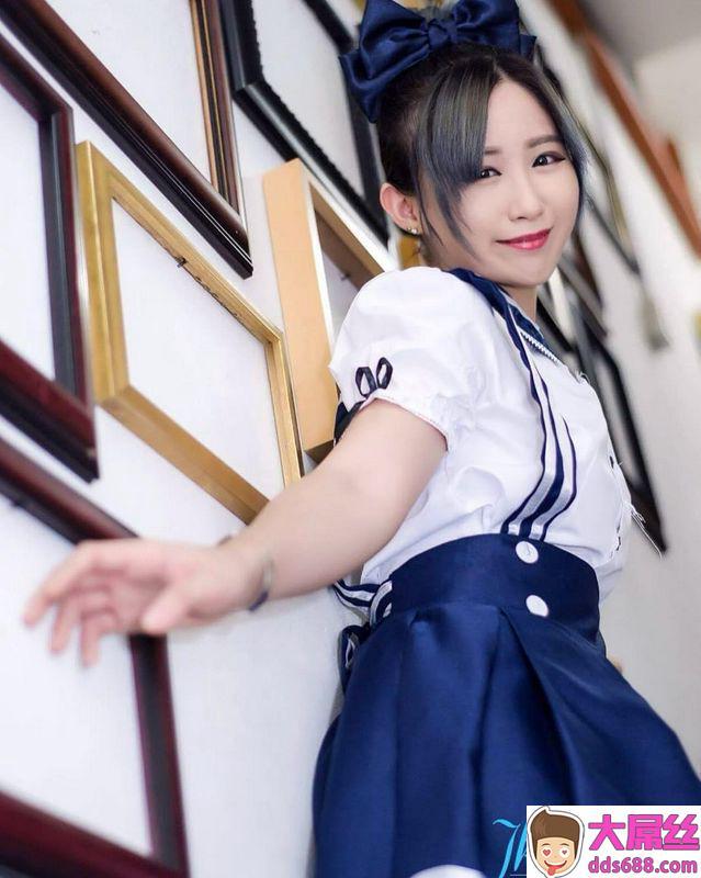 李佩怡迷人魅惑电眼收服粉丝的心！