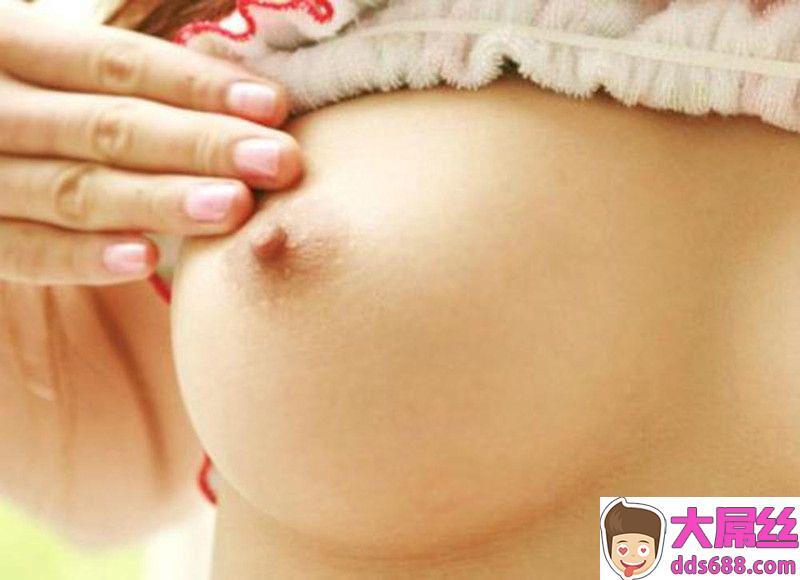 形良し大きさ良し摘まんで良し奇迹のオッパイと乳首